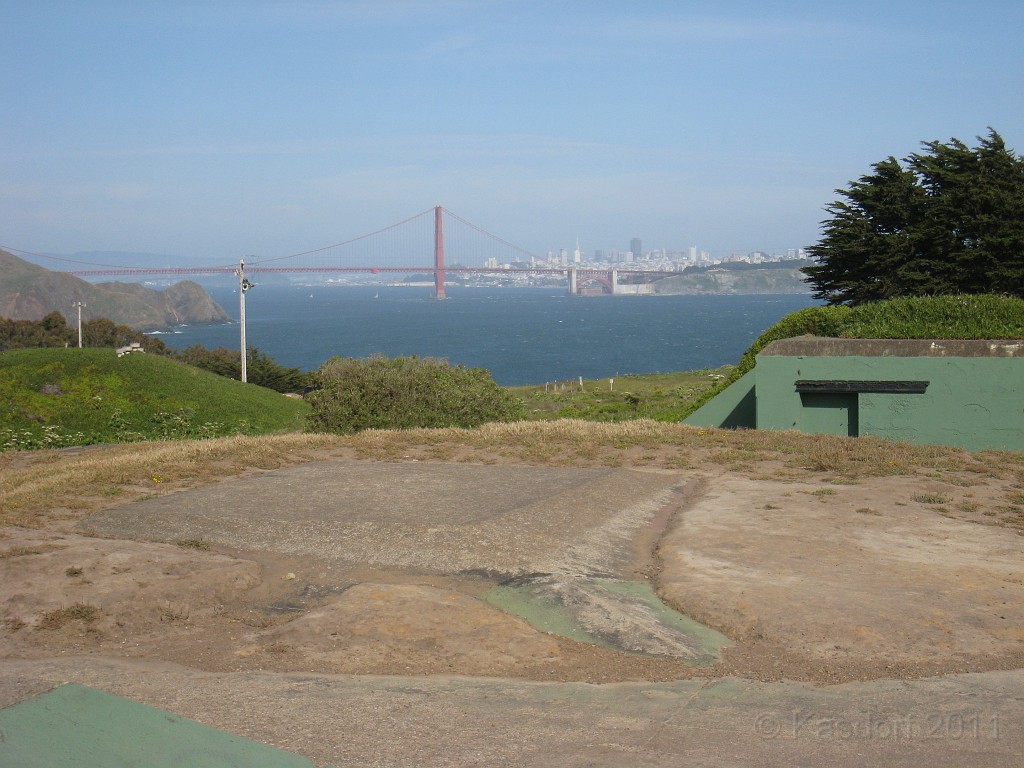 2011 Bay 2 Breakers Friday 0985.JPG - I was able to participate in the 100th annual running of the Bay to Breakers 12K race in San Francisco California. A weekend for sightseeing and racing.